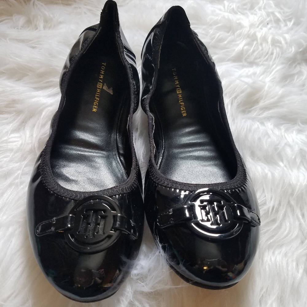 Black Tommy Hilfiger Flats😍 Size 7 Like New Shoes
